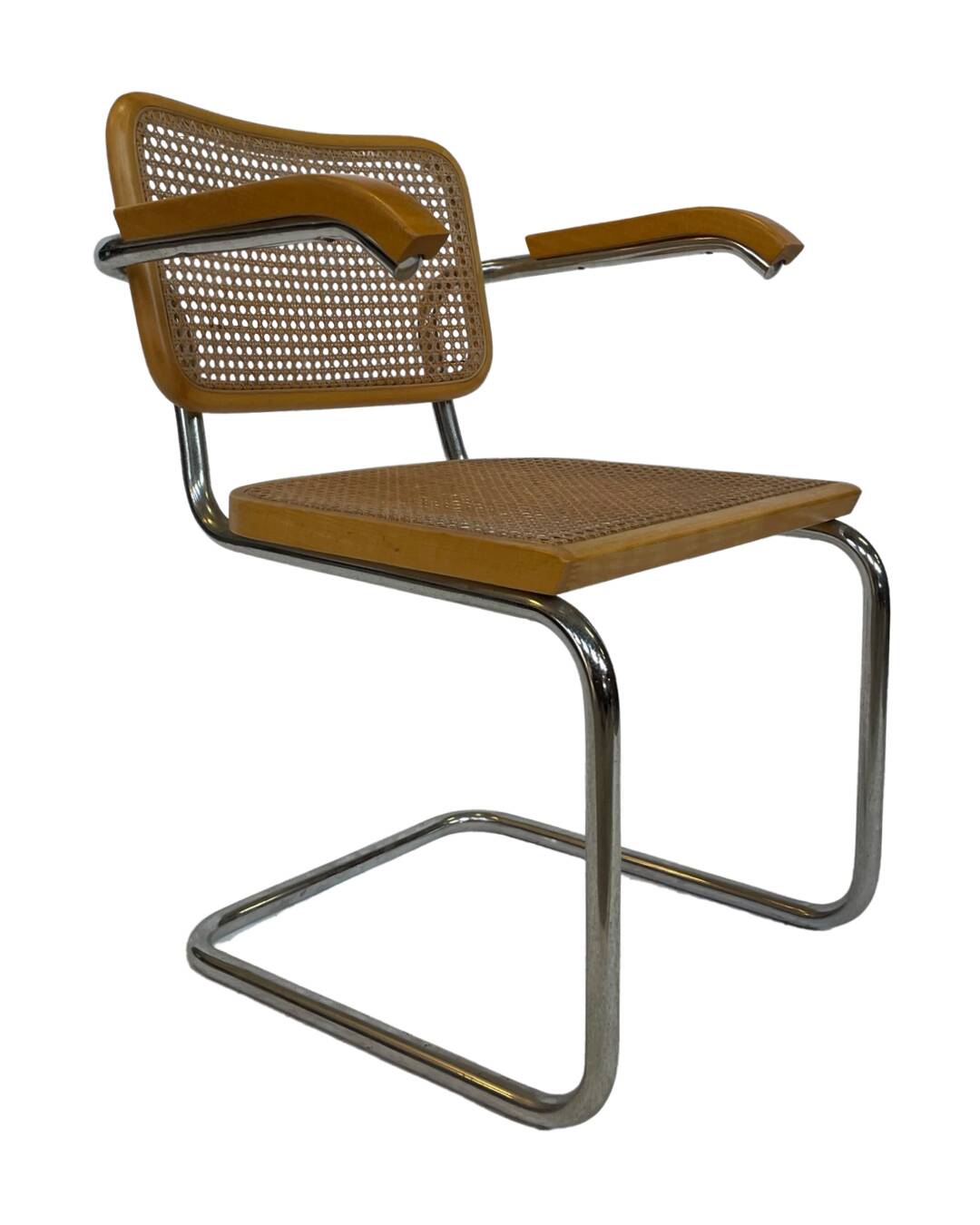 Cesca chair B64 with armrests by Marcel Breuer Design