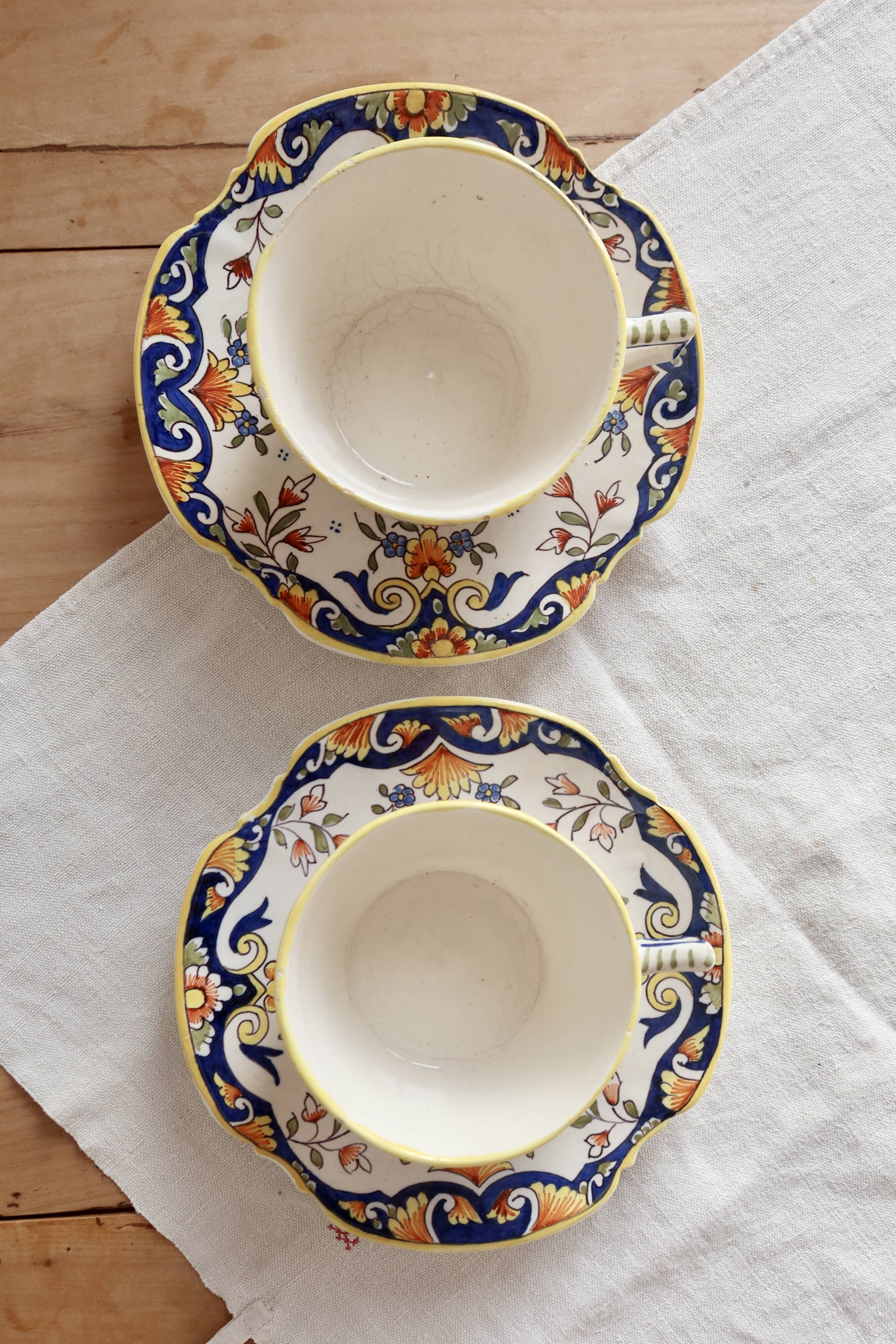 Antique polychrome faience chocolate cups with saucers – Flo decoration