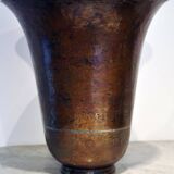 Brassware vase with hammered decoration, Art Deco period, by Claudius Linossier
