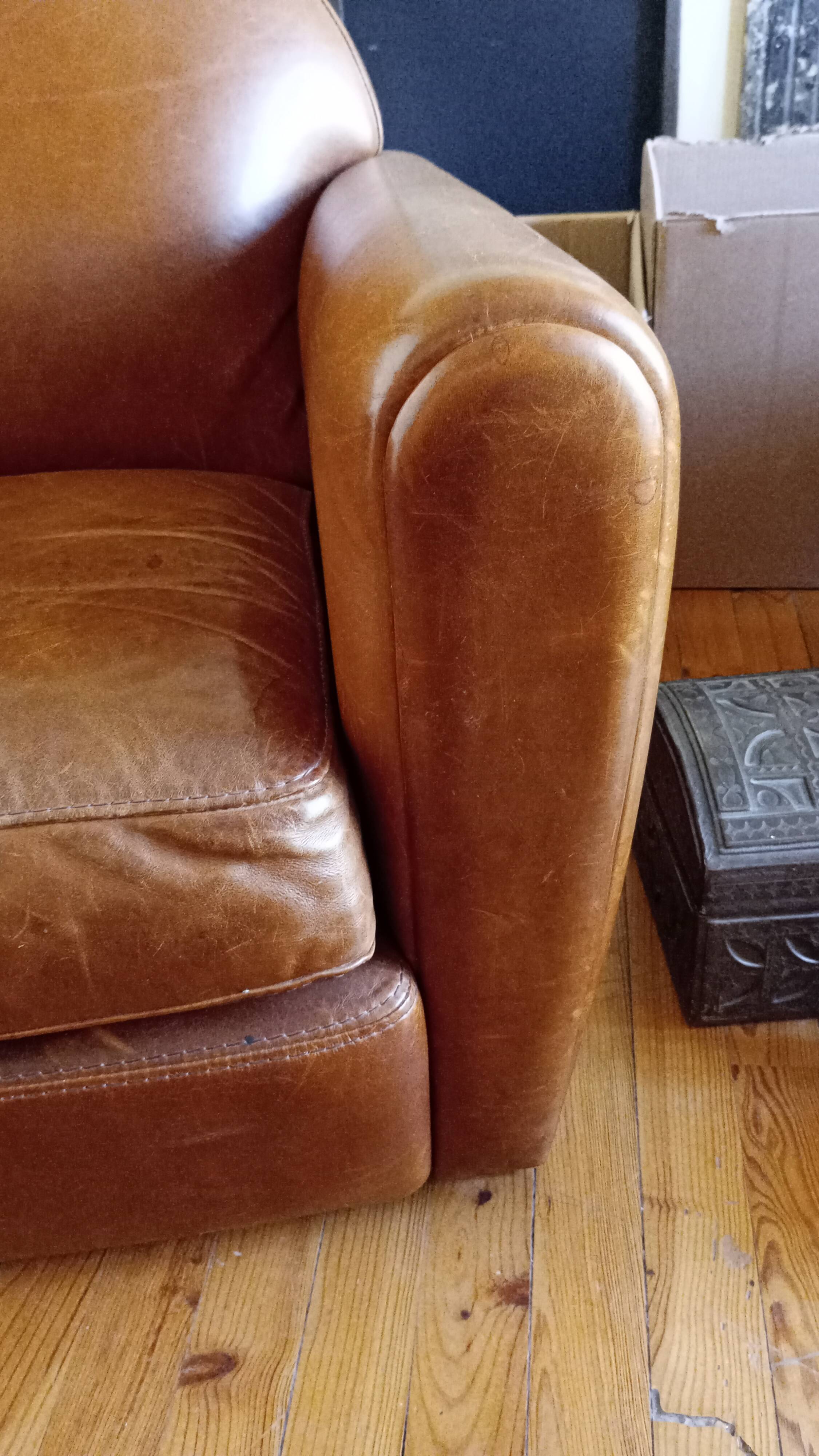 Duvivier leather club sofa