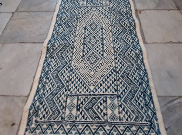 Tapis kilim marocain bleu tapis berbère en laine 75x145cm