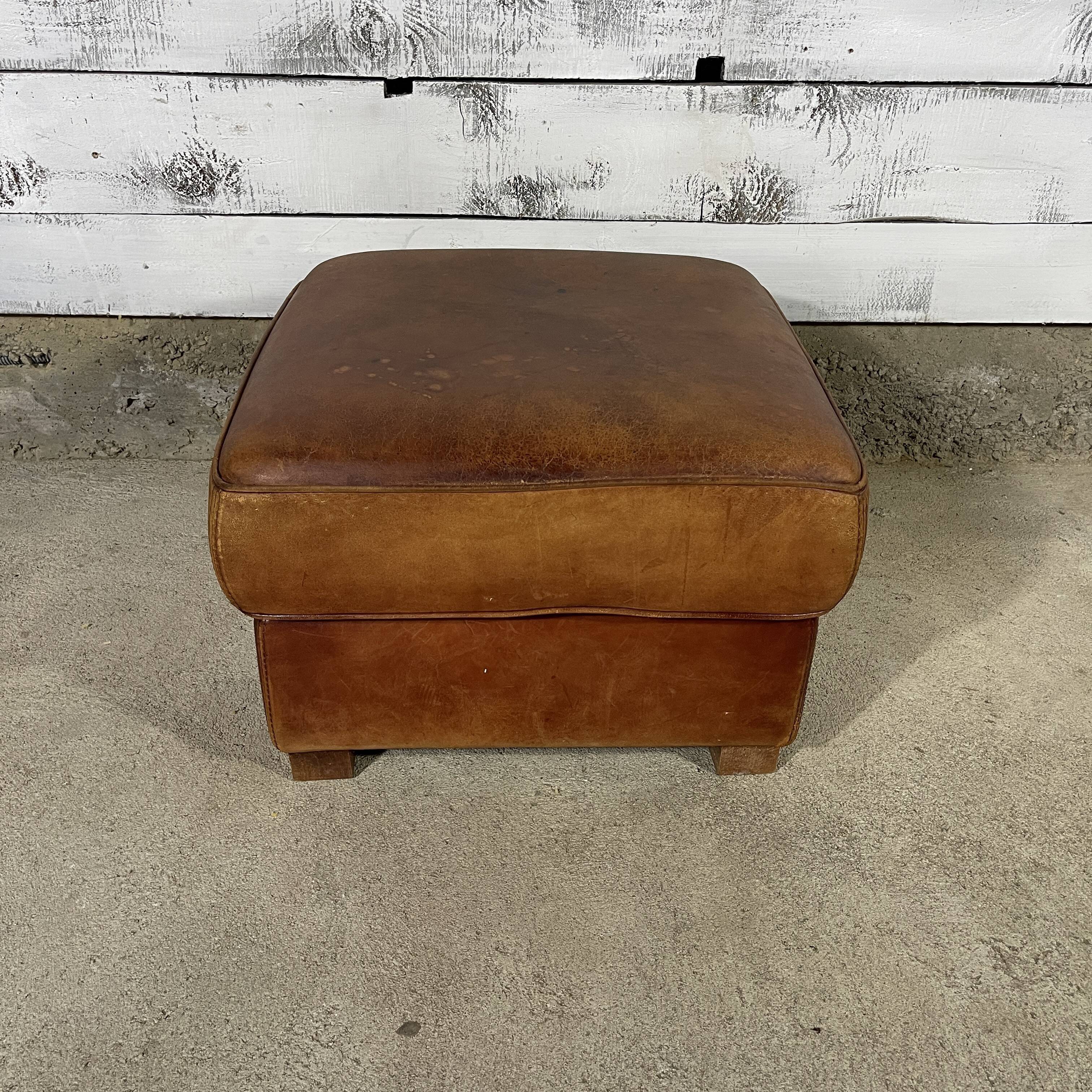 Leather pouf