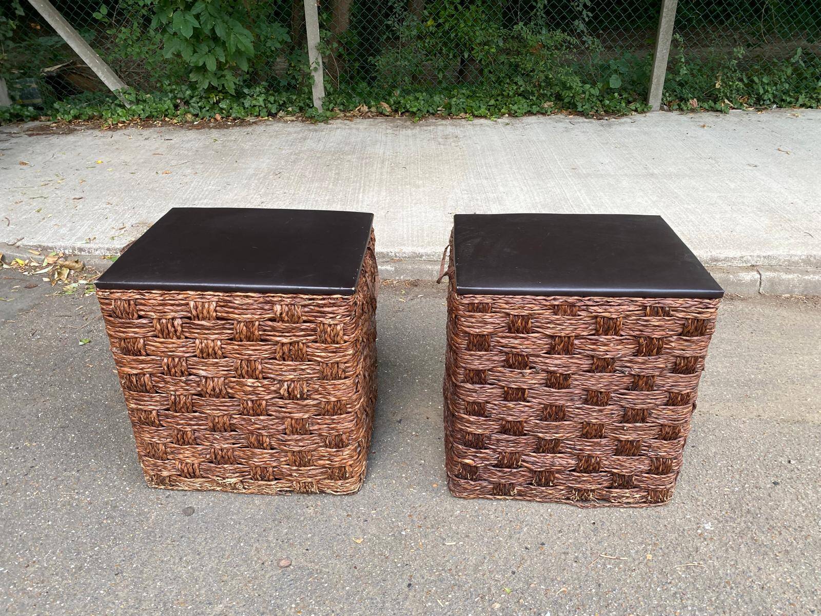 2 Scandinavian poufs in woven brown water hyacinth and leather
