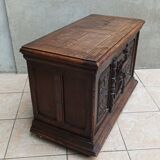 Renaissance oak chest