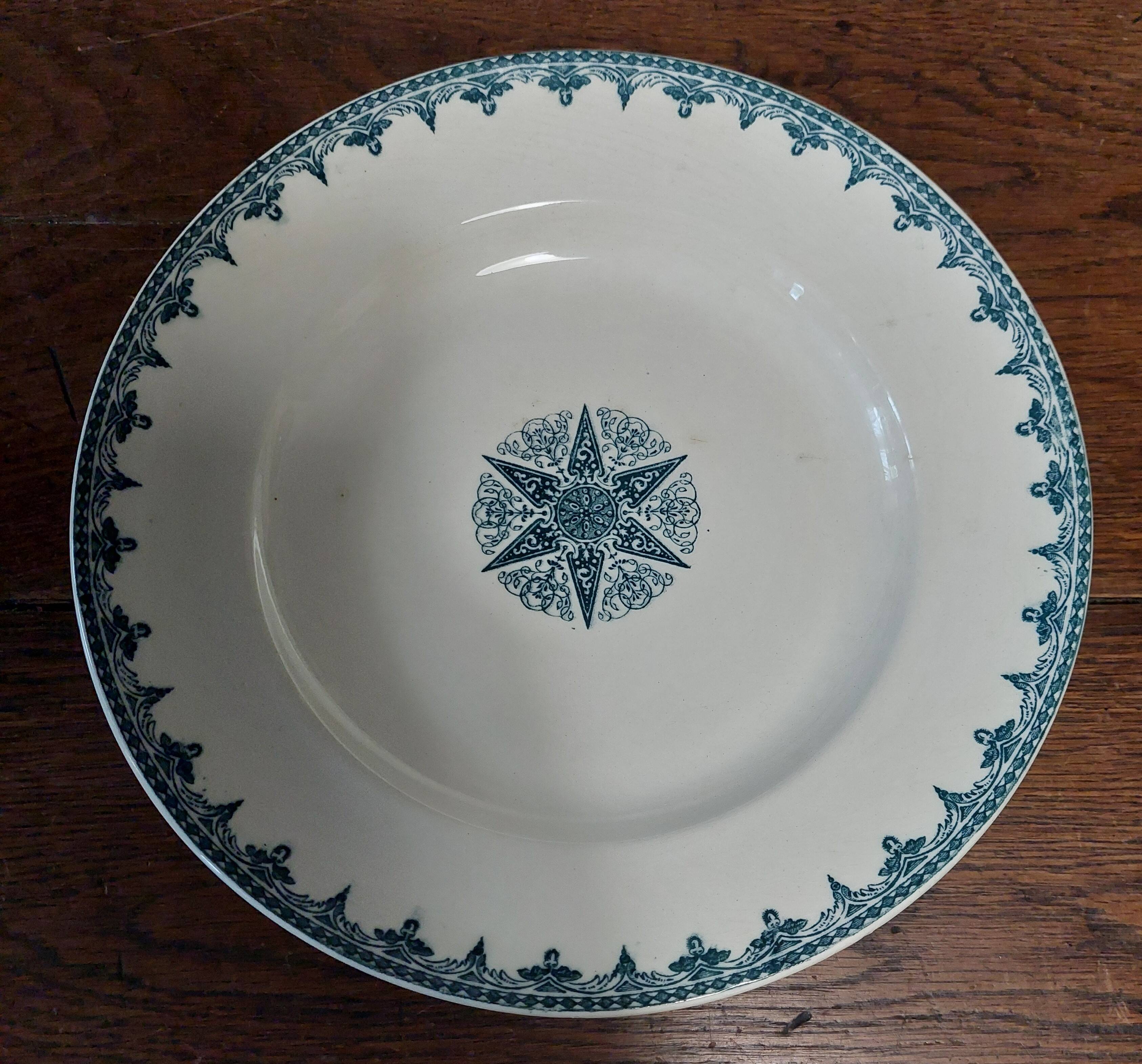 Jules Vieillard Bordeaux 19th century ironstone star service dish