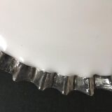 Abat-jour ancien en opaline blanche et pourtour jupé en verre transparent