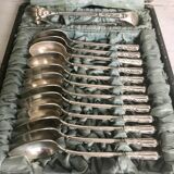 12 teaspoons silver metal