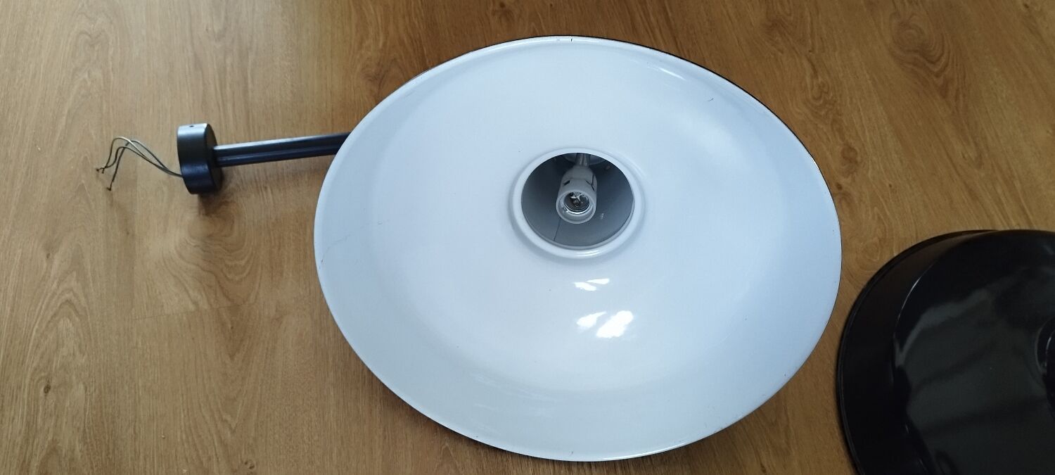 Paire de lampes d'atelier suspensions émaillée noire