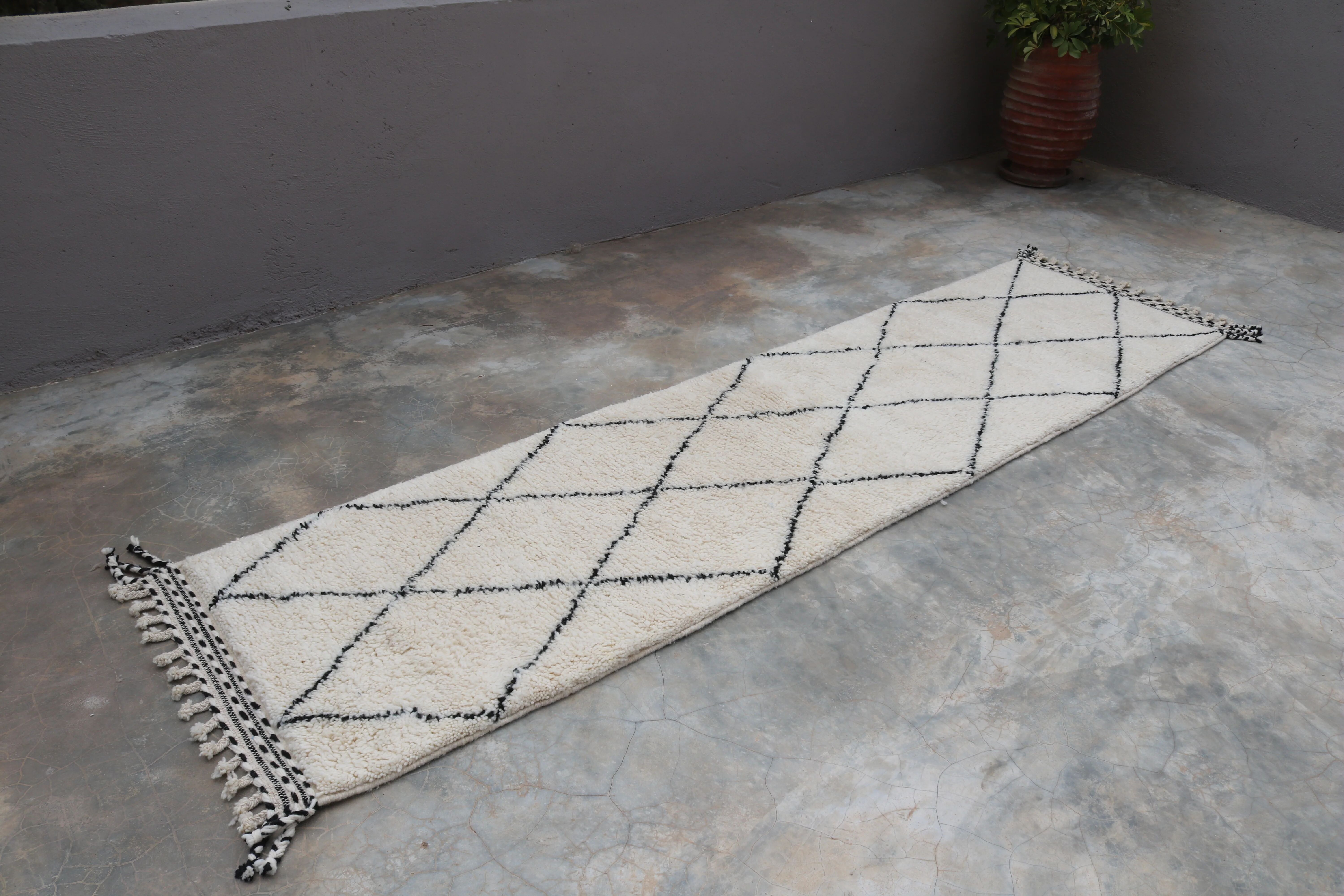 Beni Ouarain rug, 305 x 80 cm - R314