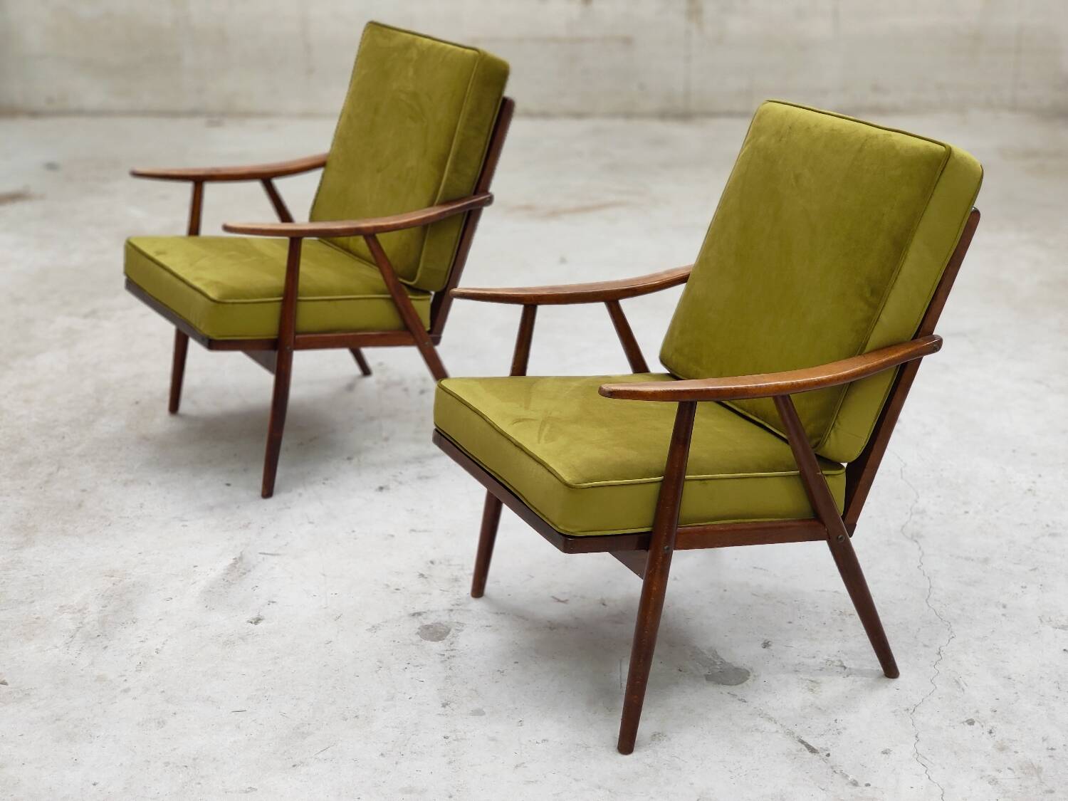 Pair of green velvet boomerang armchairs by Antonin Suman for Ton Bystrice "Thonet"