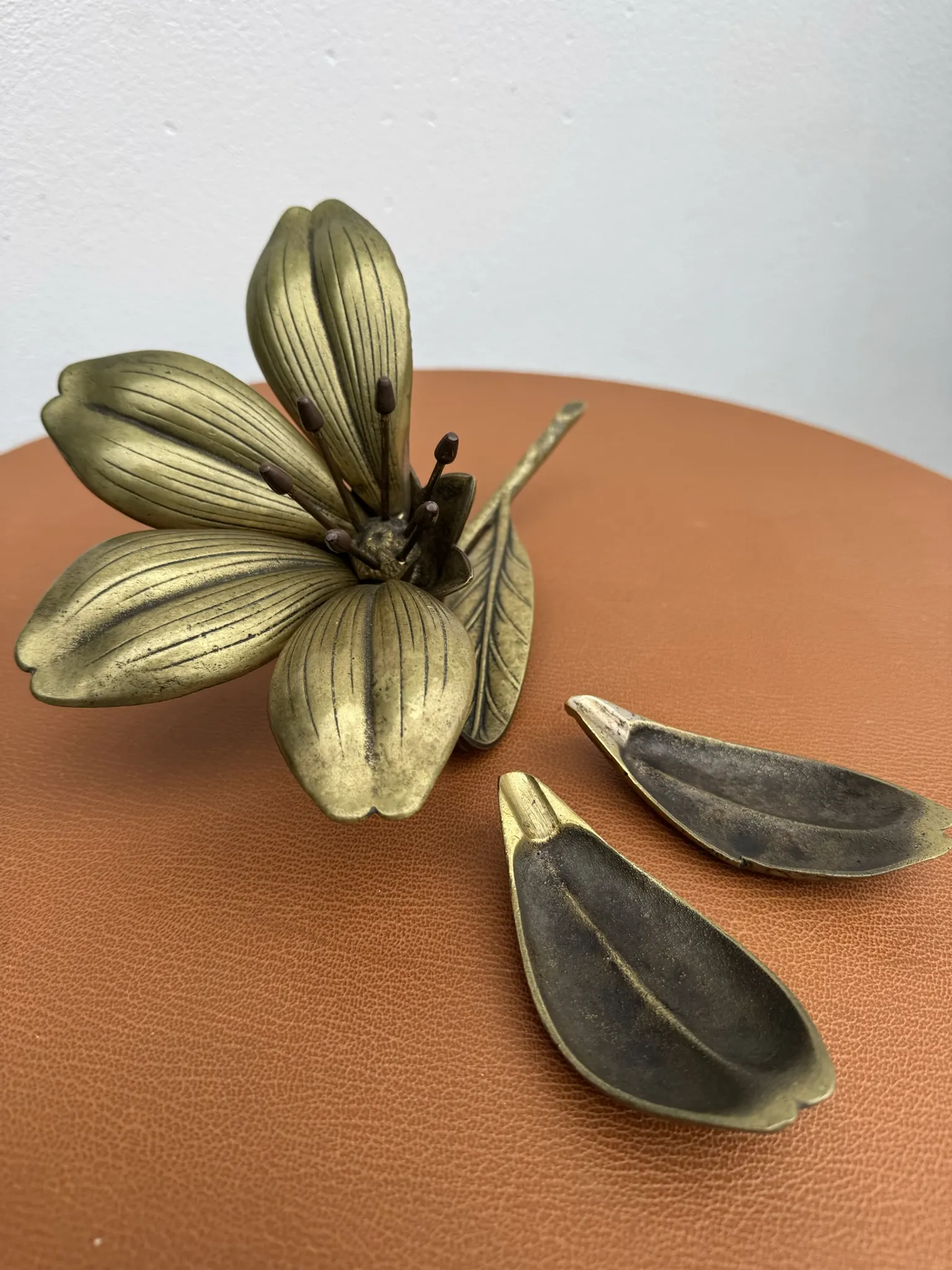 Ashtray flower solid brass 1960s