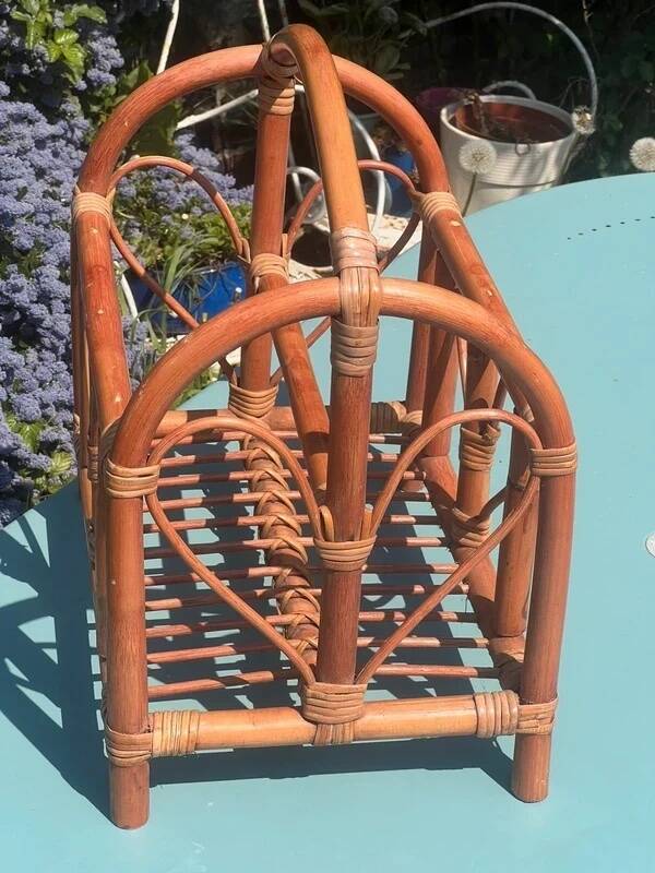 Vintage rattan magazine rack – Natural and retro elegance