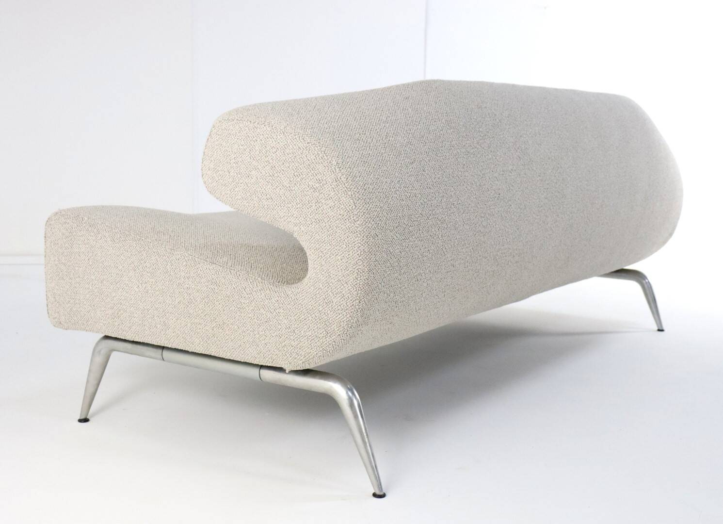 Banque Artifort Bird de Michael van der Kley