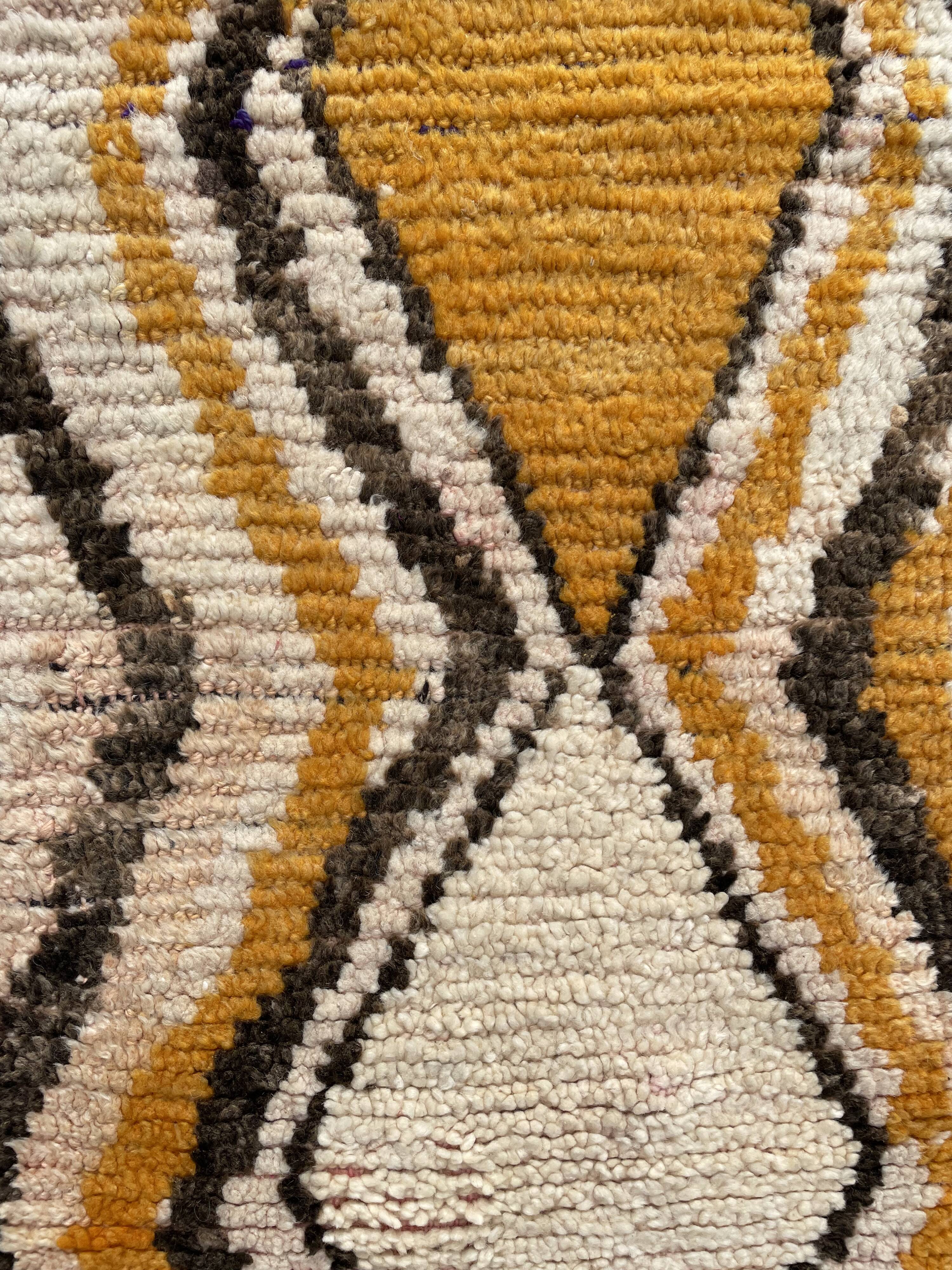 Carpet berber Boujaad corridor