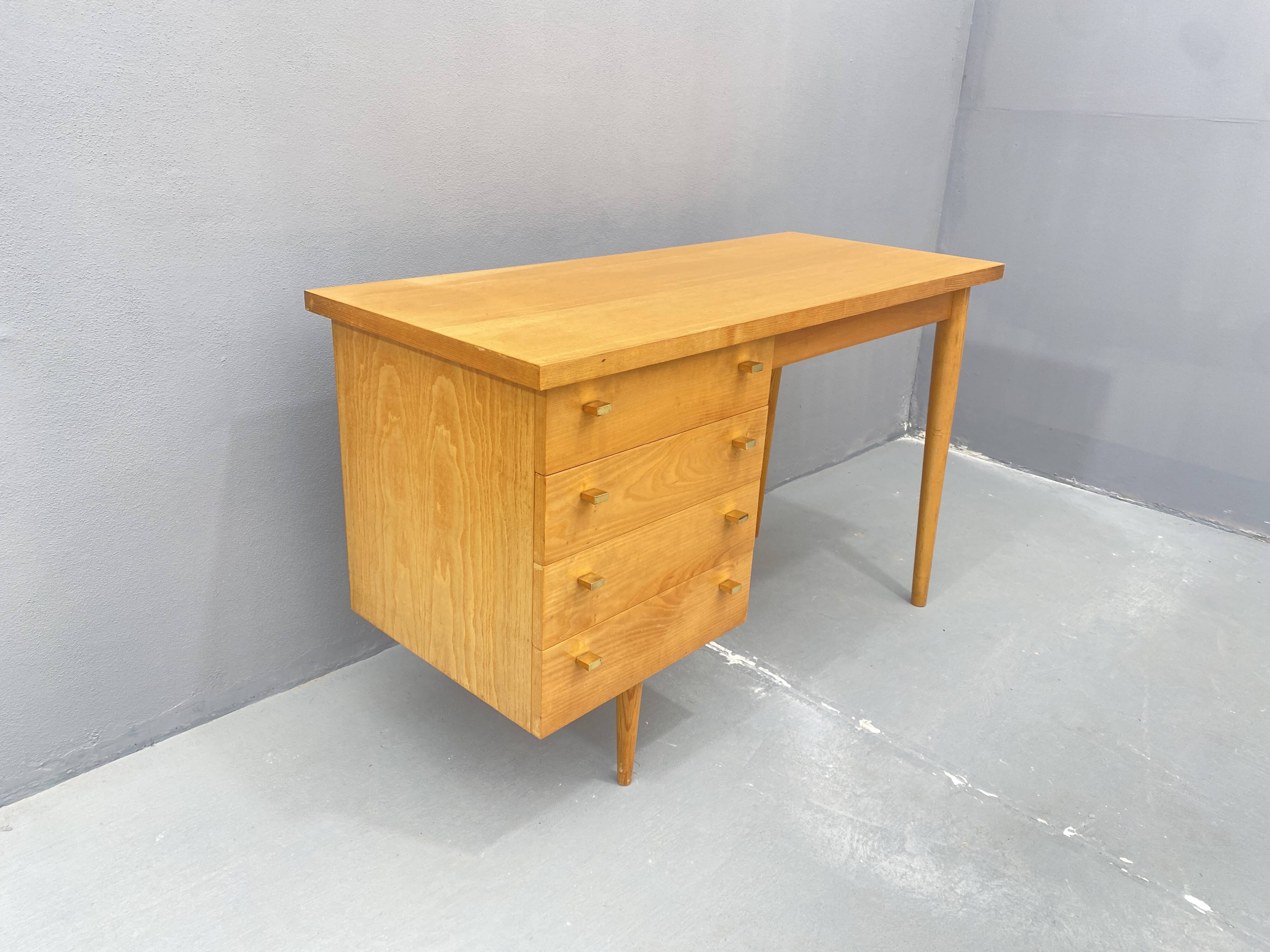 Bureau en hêtre, Tchécoslovaquie 1970