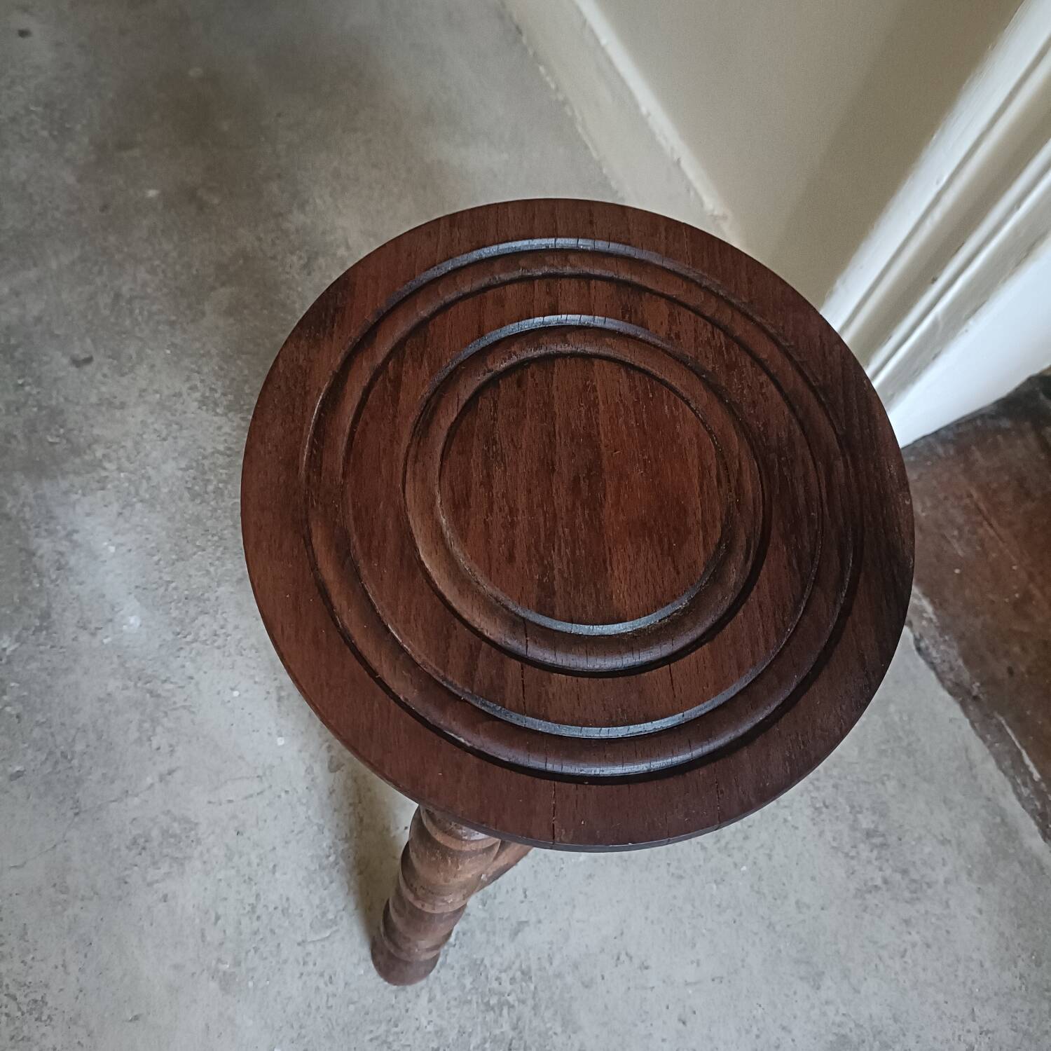 Tripod stool