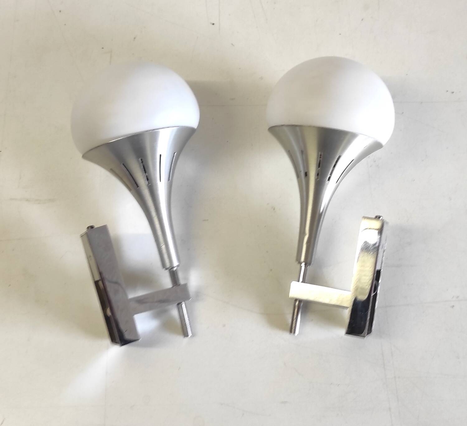 Appliques tulipes en métal et verre - années 60/70