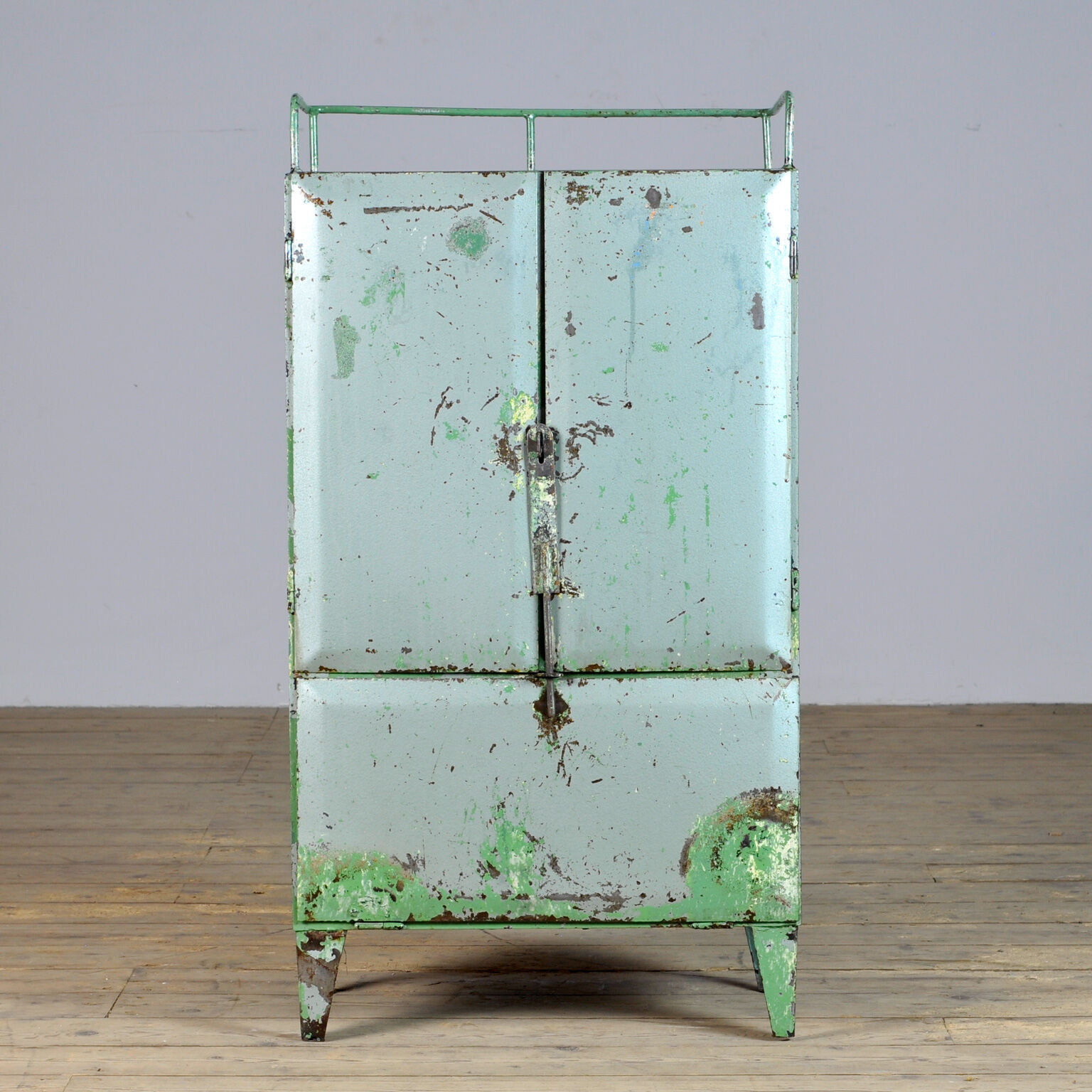 Armoire en fer industriel avec 4 tiroirs, années 1960