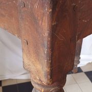 Table with turned legs