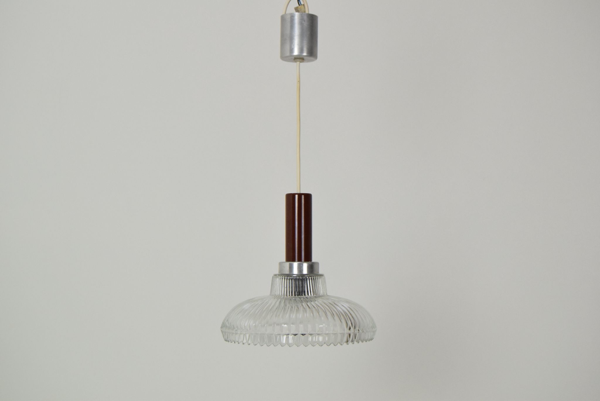 Suspension en verre du milieu du siècle années 1960