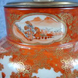 Japanese Kutani tablelamps made from porcelain vases from Meiji period (1868-1912). A pair.