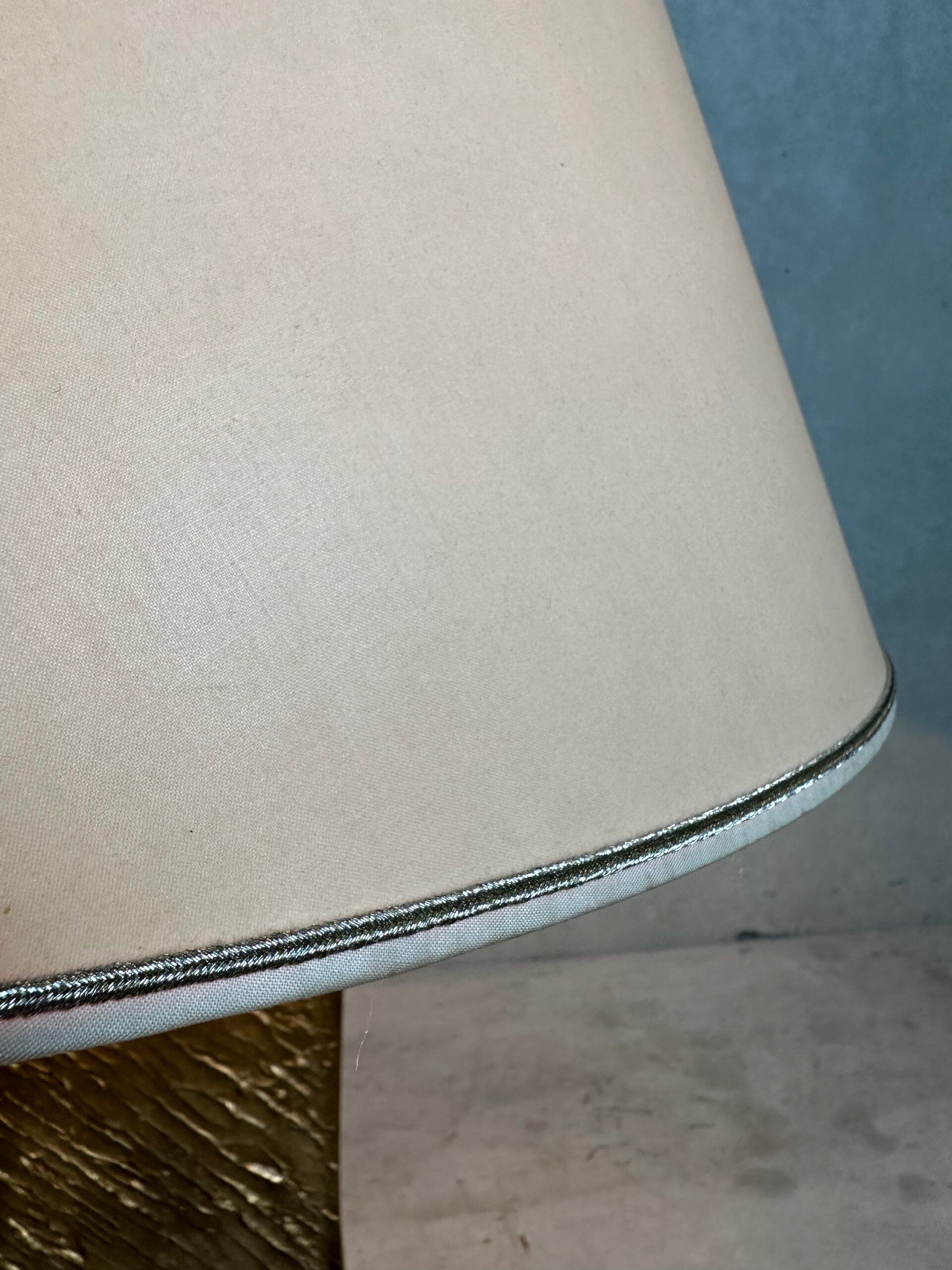 Vintage Hollywood Regency table lamp – signed
