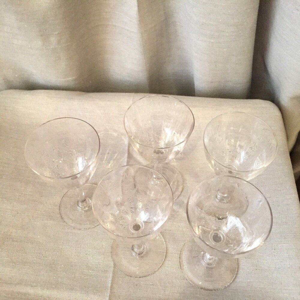 Suite of 4 glasses of port wine cooked in glass of the years 1930