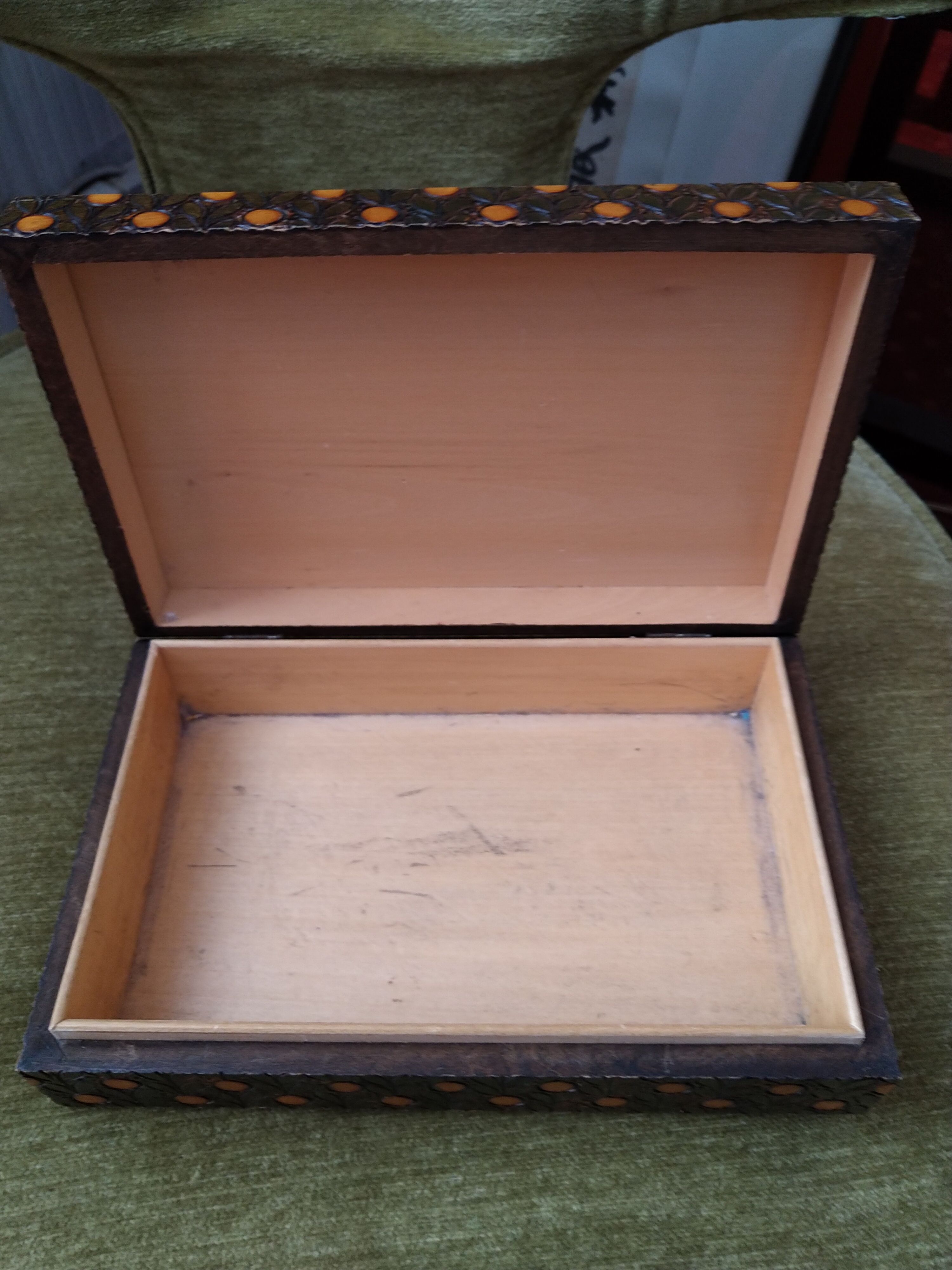 Wooden jewelry box