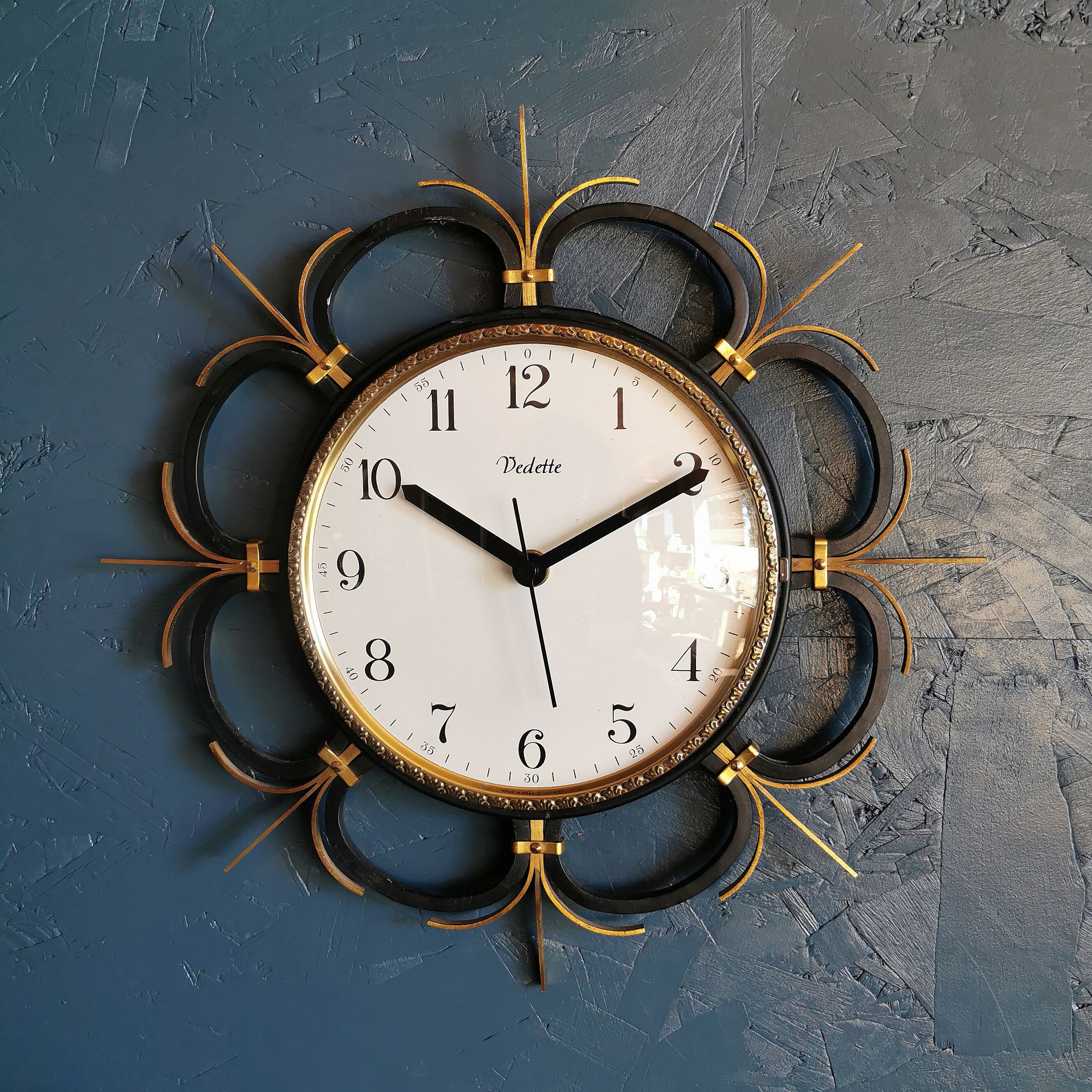 Vintage clock silent wall clock round metal