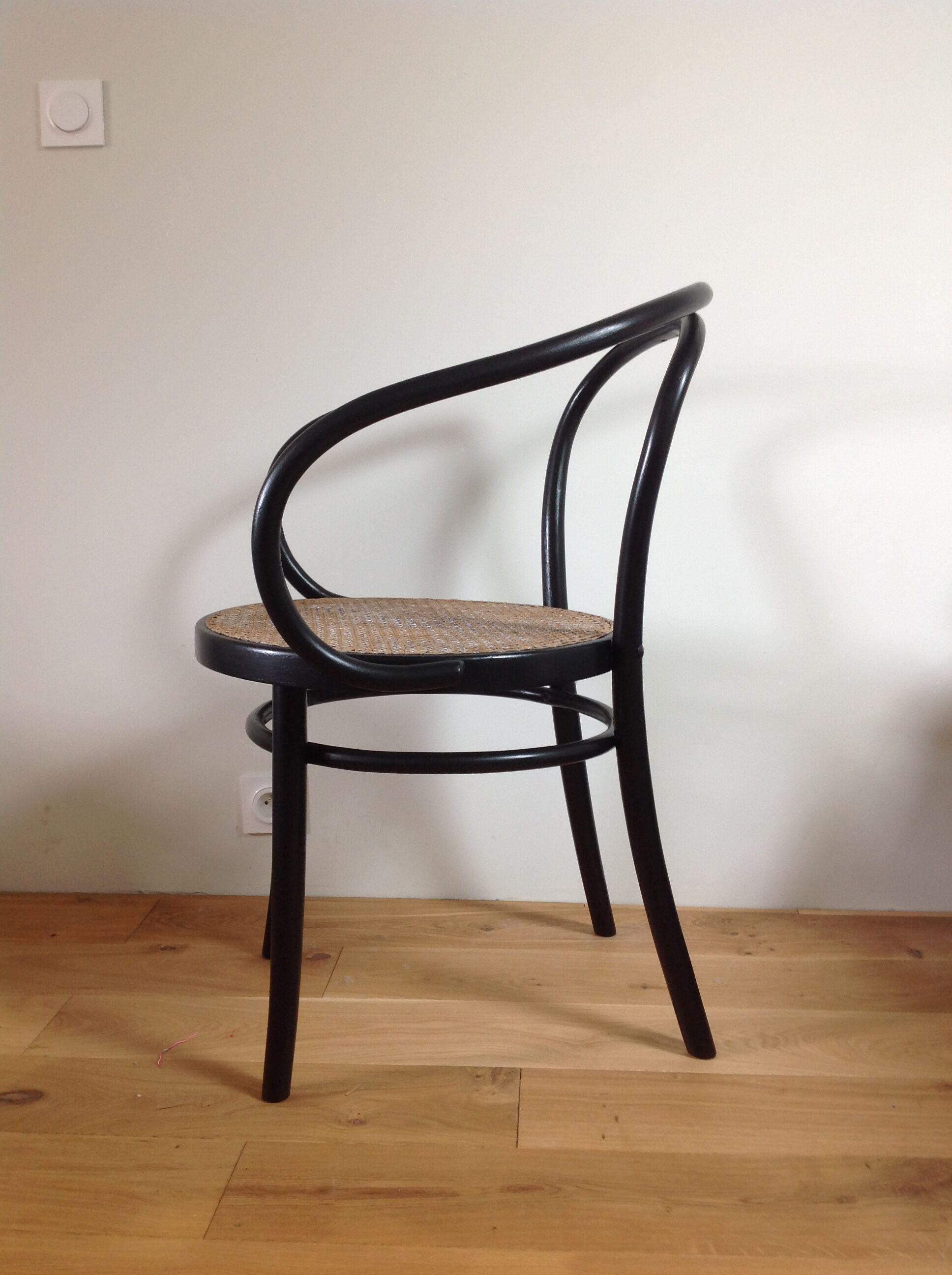 Fauteuil ancien bois courbé canné "le corbusier"