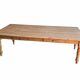 Table en sapin massif, pieds tournés