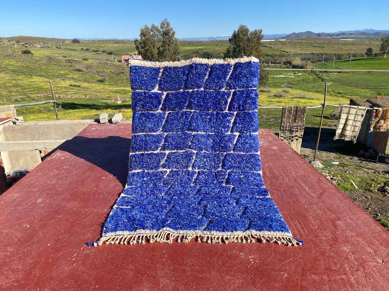 Beni Ouarain Berber rug in Majorelle blue, 250x150 cm – natural wool