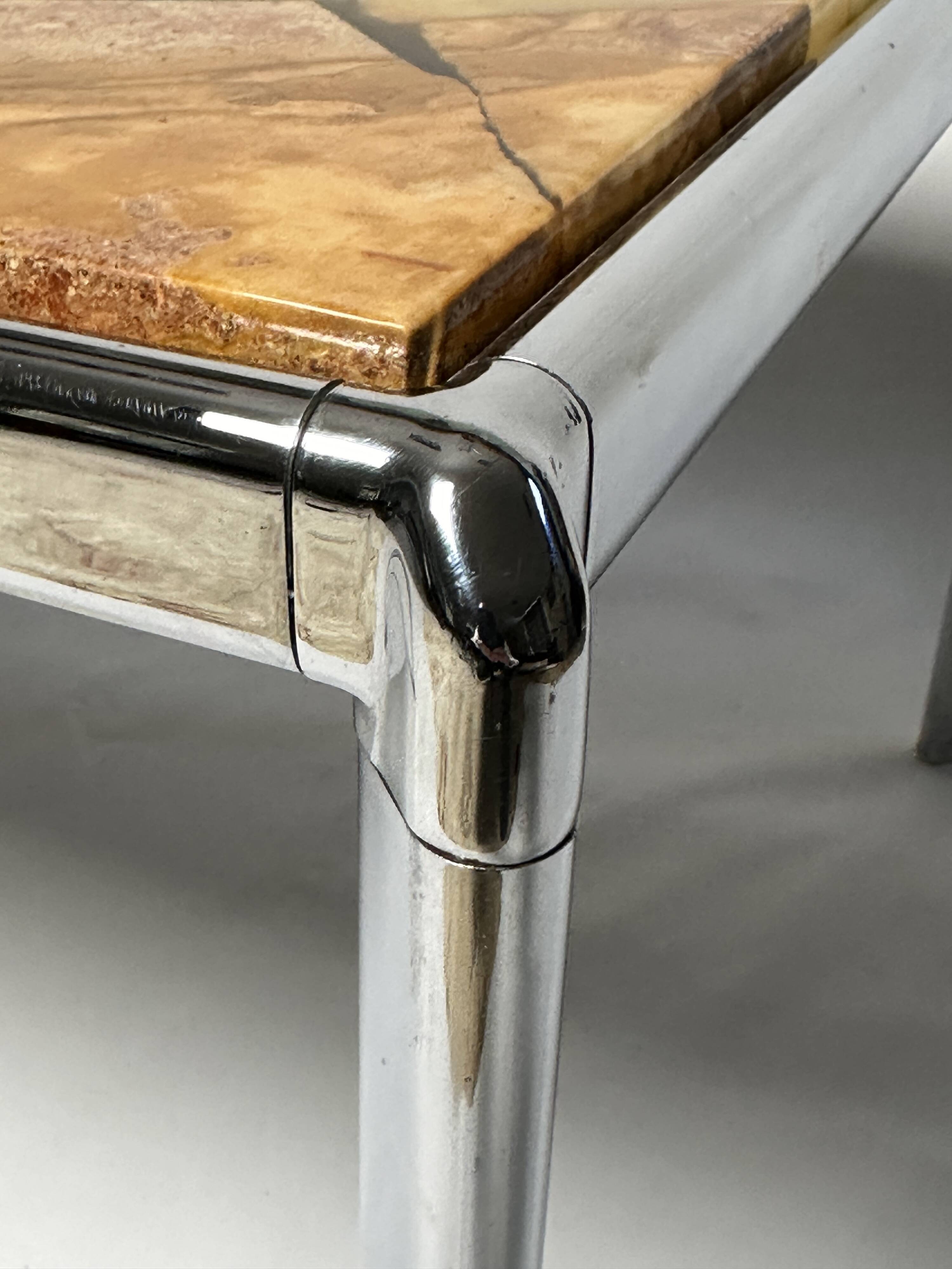 Table basse du milieu du siècle, pierre marbrée beige et chrome, Bauhaus, Allemagne, années 1960