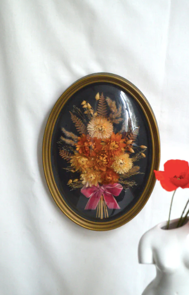 Plant frame with curved glass