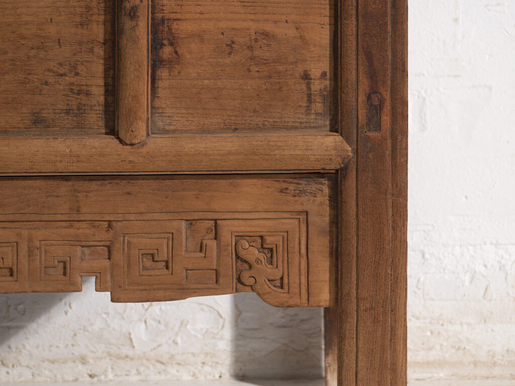 Antique Chinese console with carved drawers – China, circa 1900