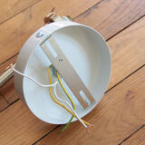 Paire d'appliques anciennes en métal chromé et globes en verre craquelé vintage