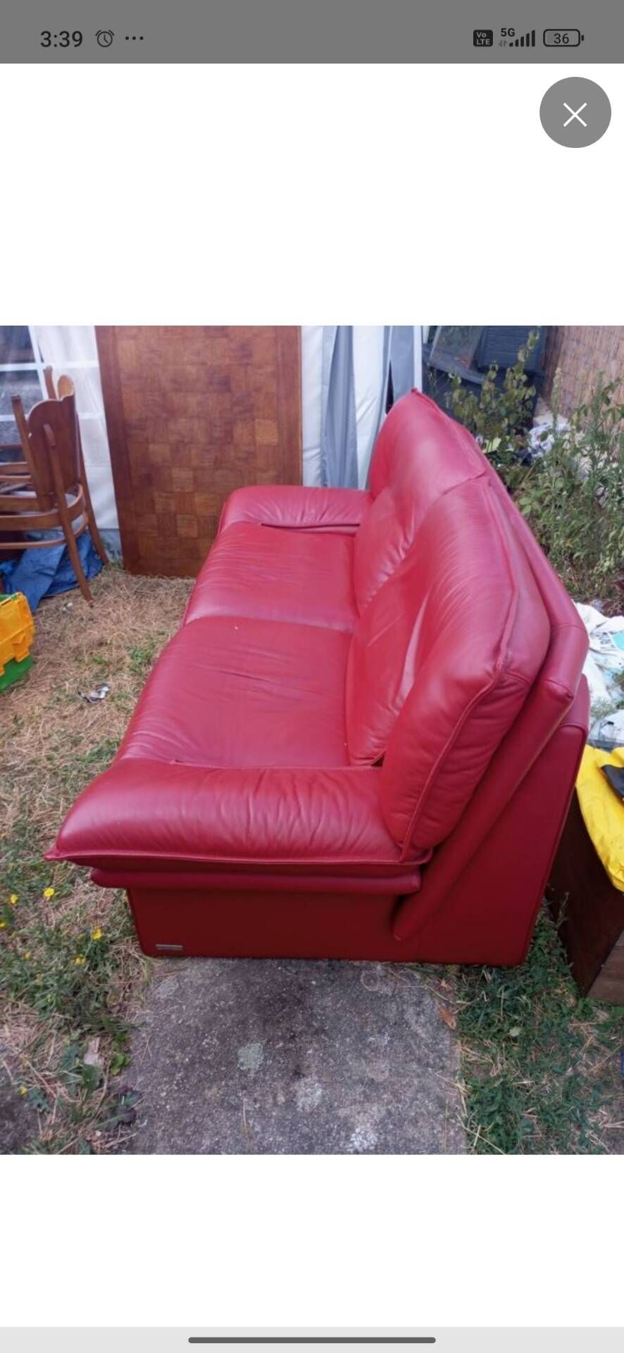 Three-seater sofa from the Italian brand Nicoletti Salotti (1980s).