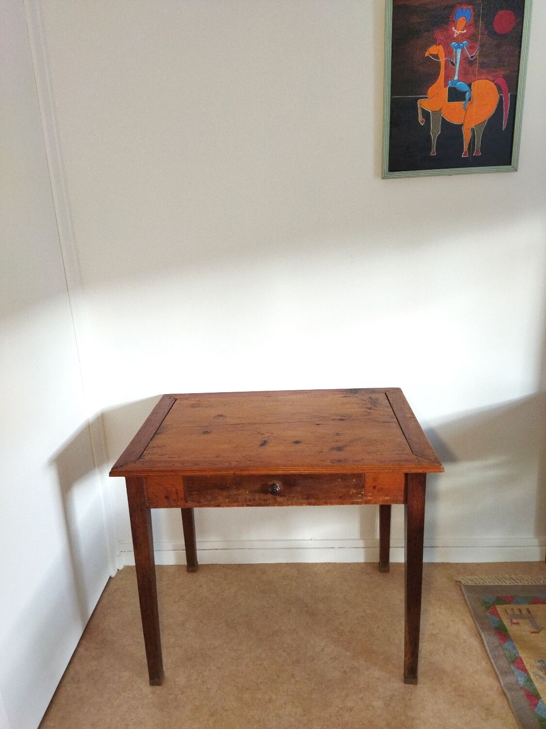 Spindle legs desk