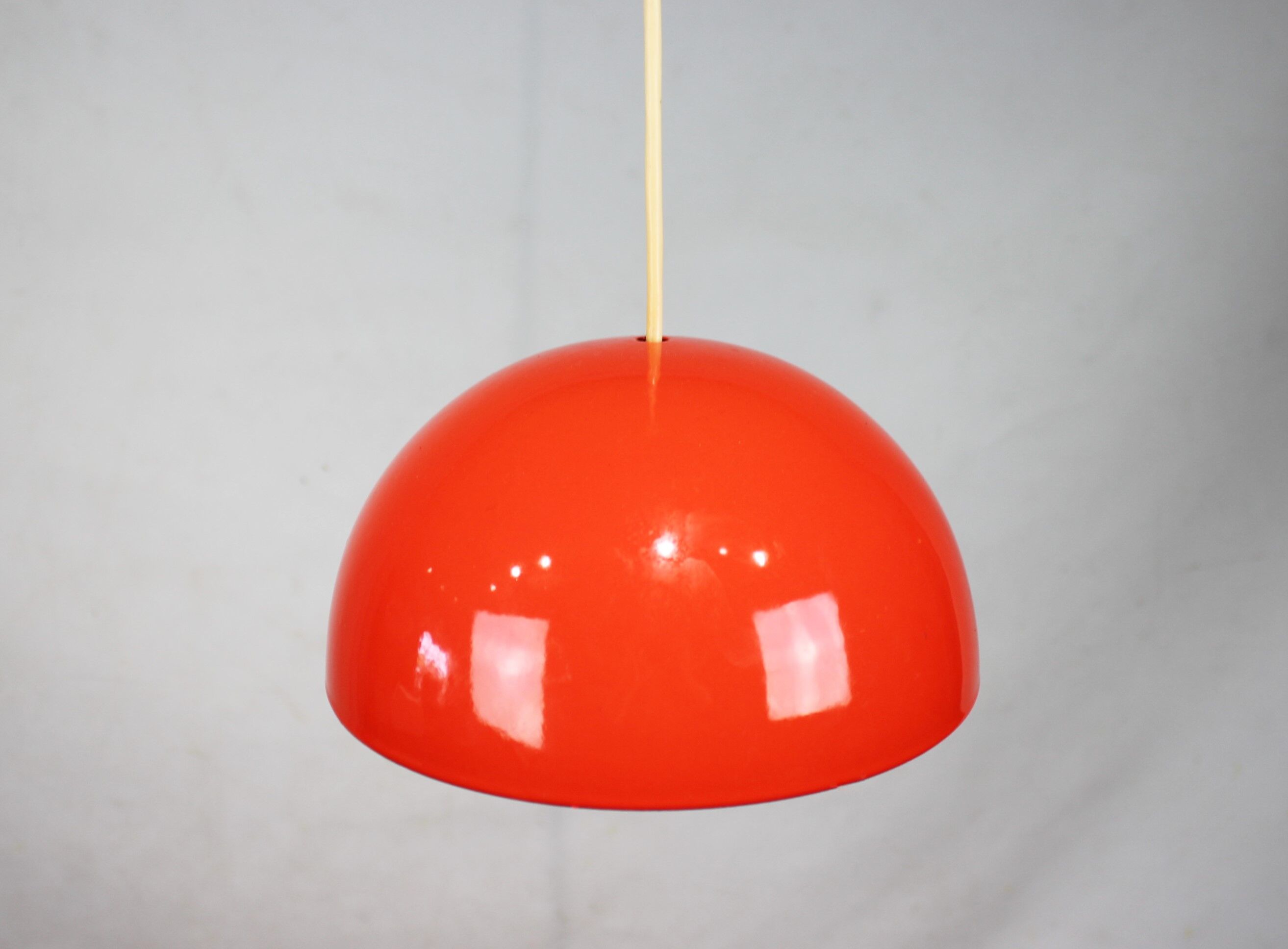 Suspension Flowerpot, modèle VP1, conçu par Verner Panton en 1968 et fabriqué dans les années 1970