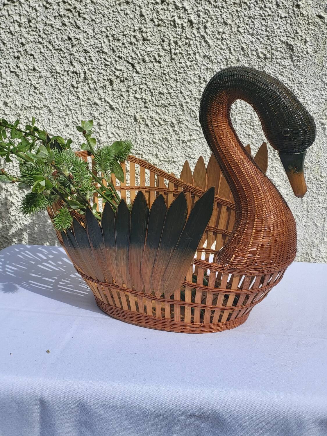 Vintage swan basket