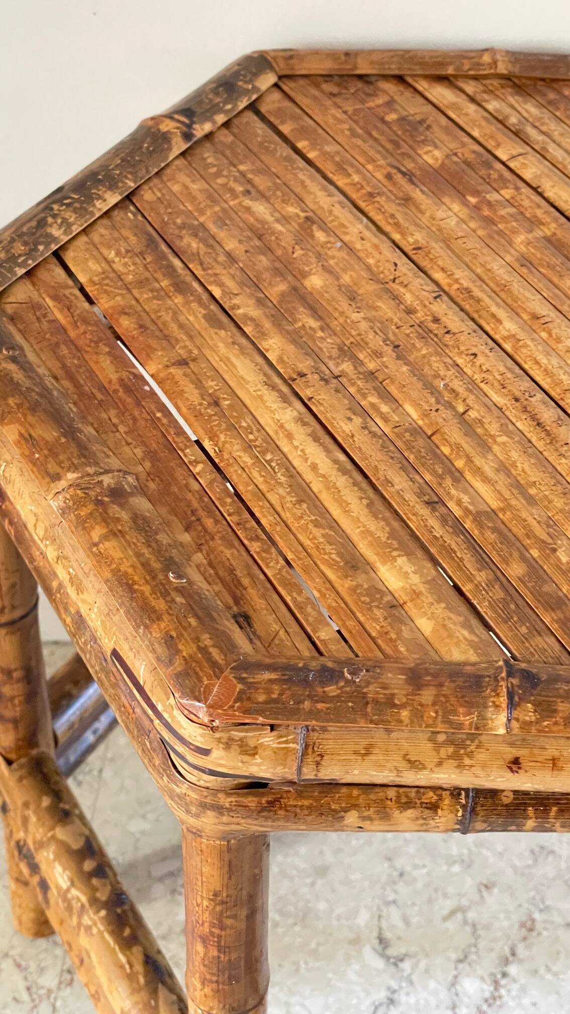 Table basse en bambou vintage