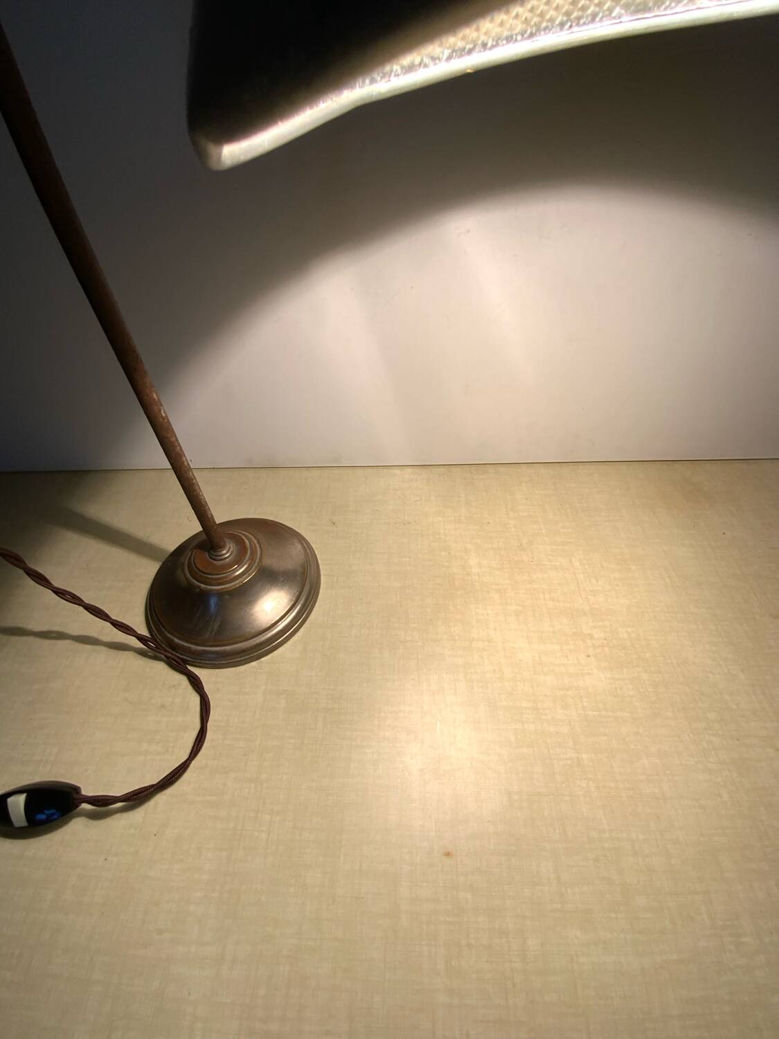 Desk lamp