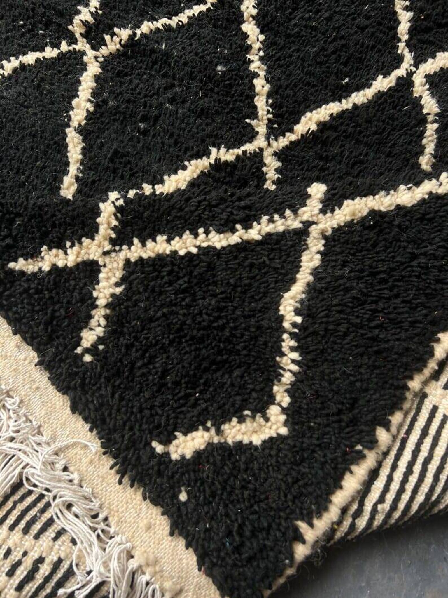 Tapis en laine fait main taille 150 x 250 cm