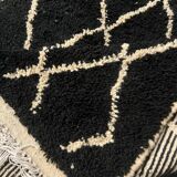 Handmade wool rug, size 150 x 250 cm