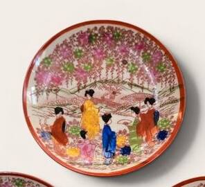 3 vintage Japanese saucers