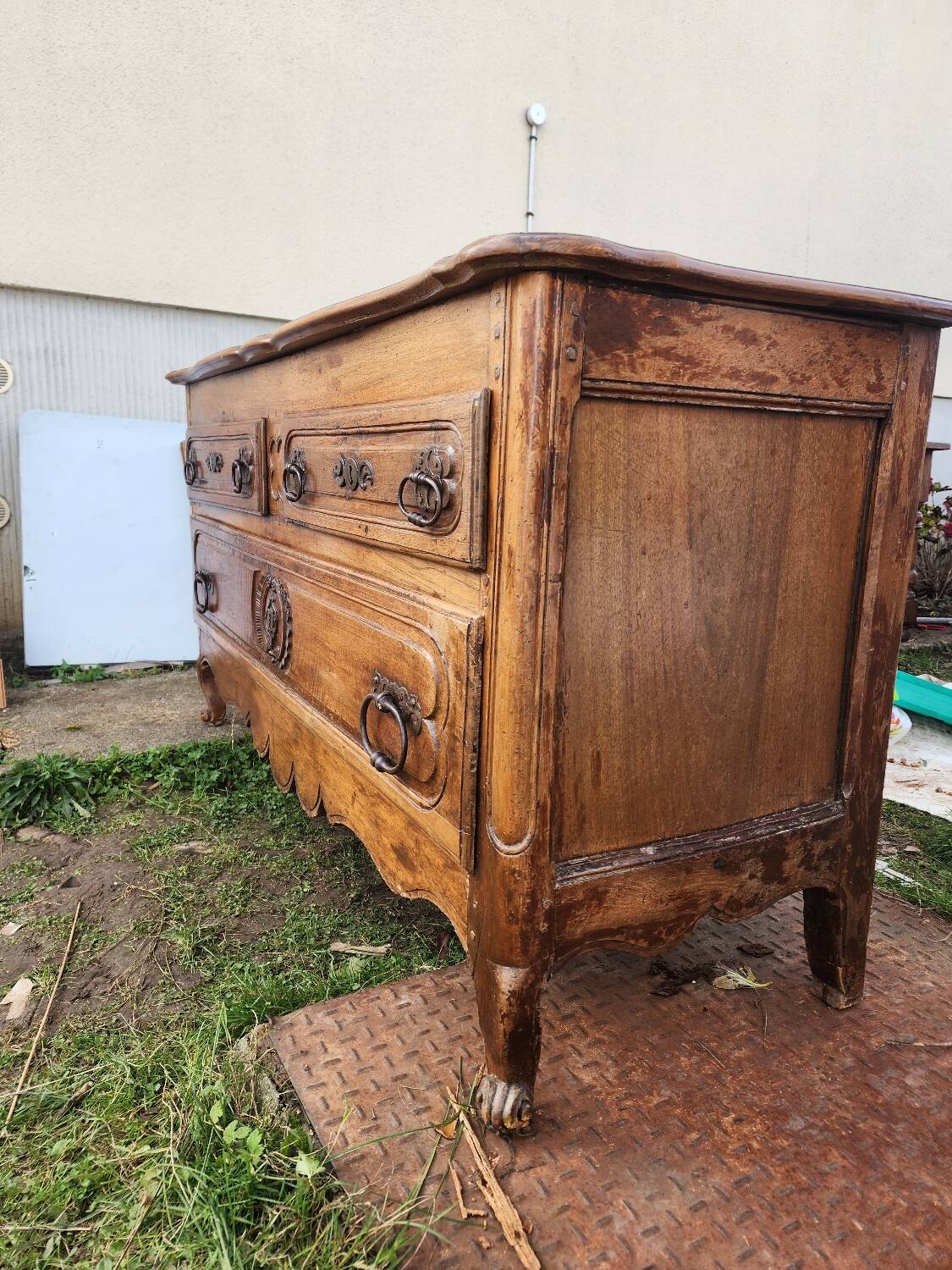 Louis XV style chest of drawers
