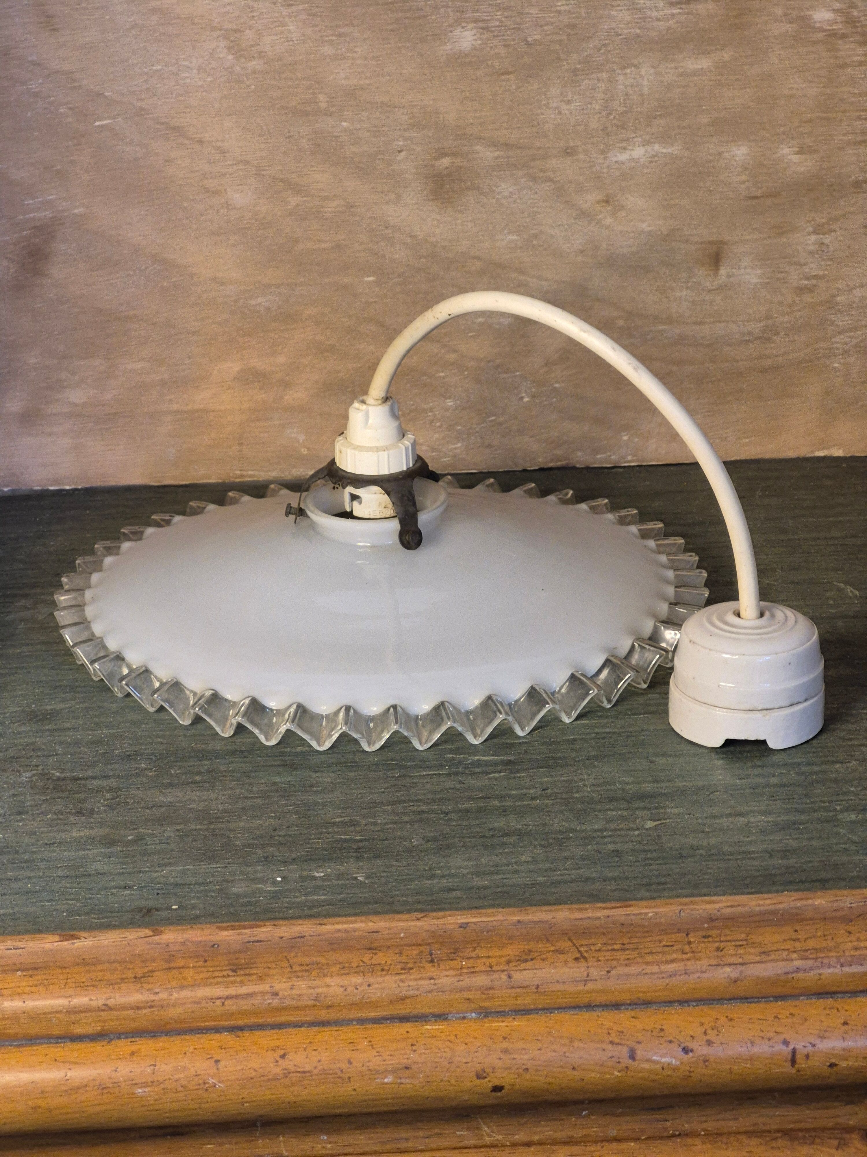 Opaline suspensions