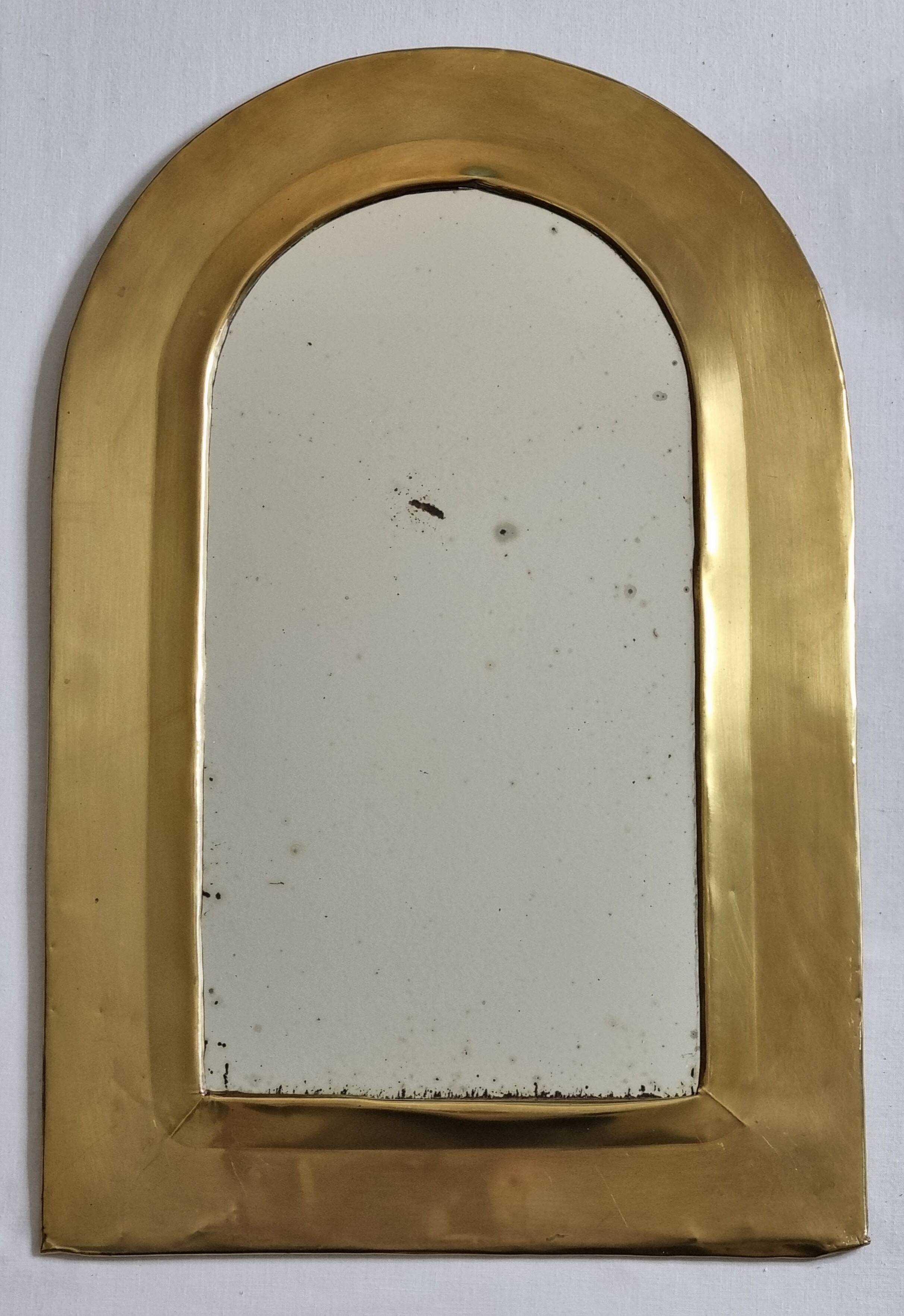 Miroir mural arche en laiton poli, patiné, artisanat marocain, 43 x 28 cm