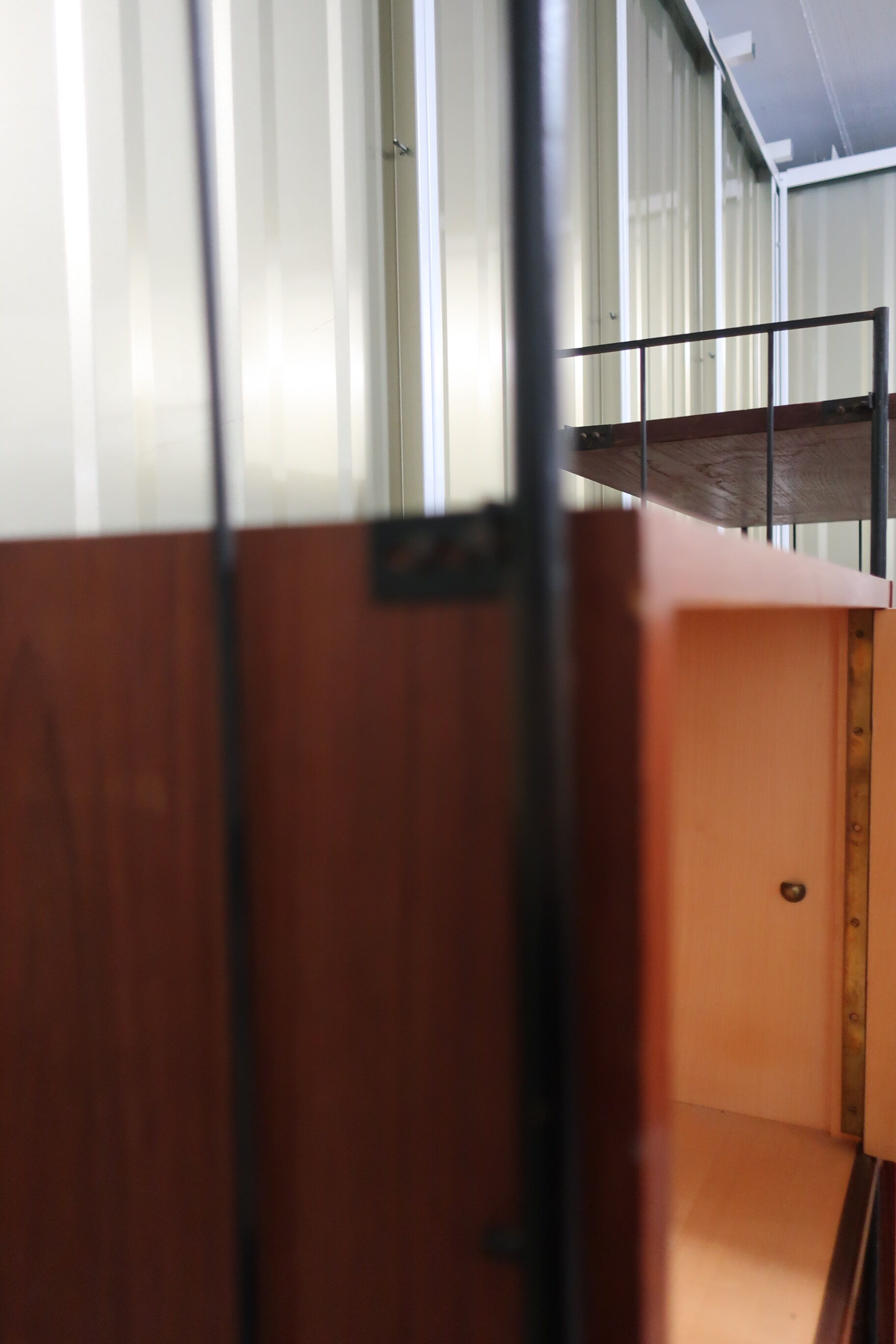 Library, 60s teak shelf on feet