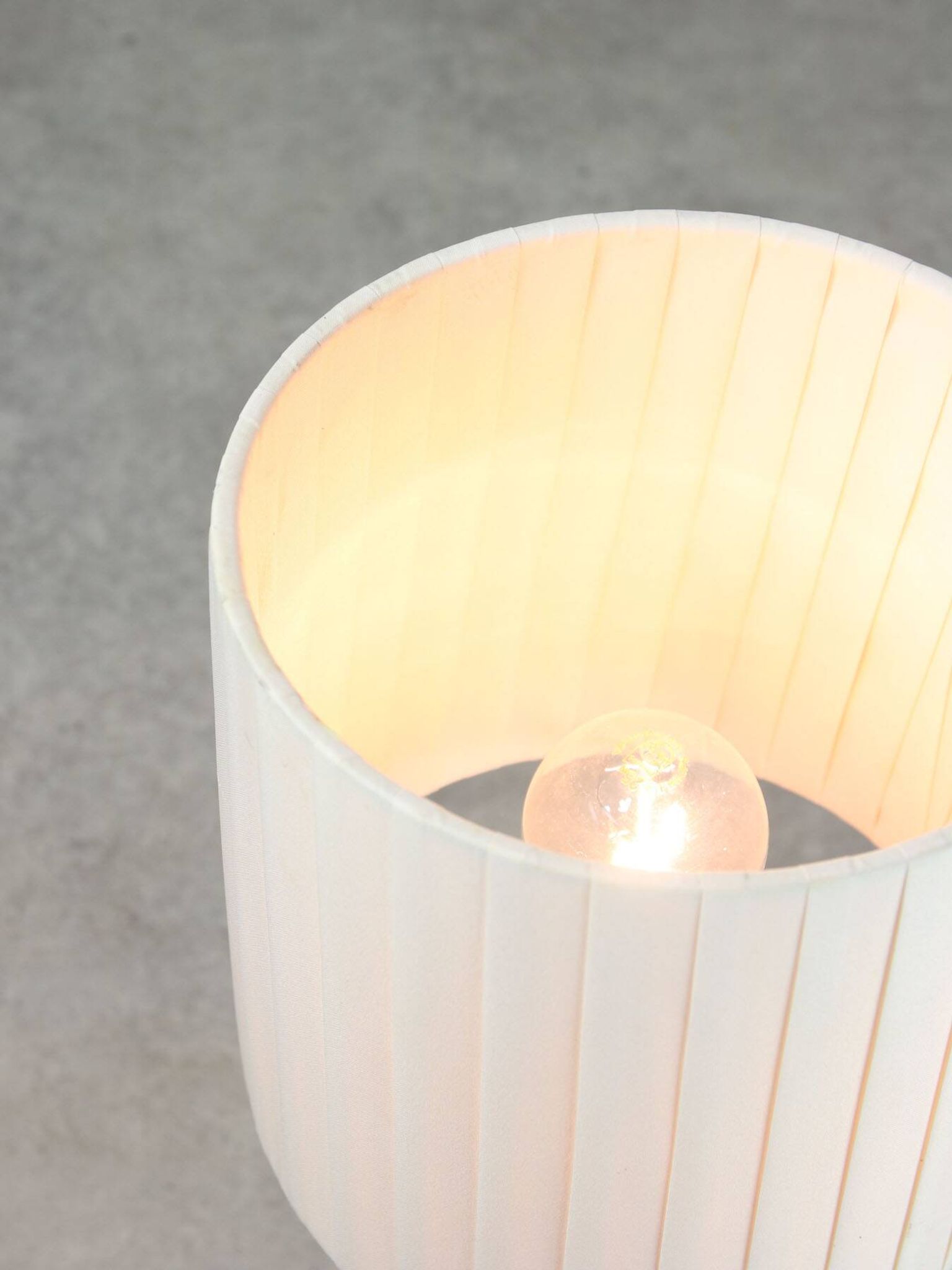 Lampe de table vintage en laiton italien